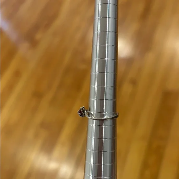 Delicate 14k Gold Twist Ring with Ruby-Red Stone - Picture 5 of 12